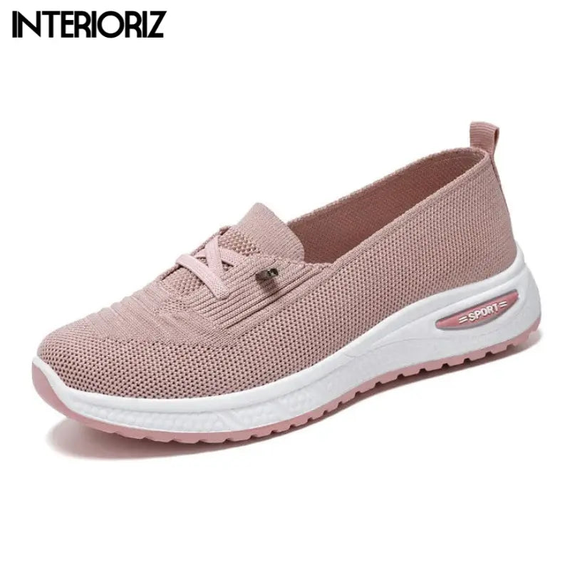 Tênis feminino confortável sem cadarço, modelo slip on com design moderno e sola macia.